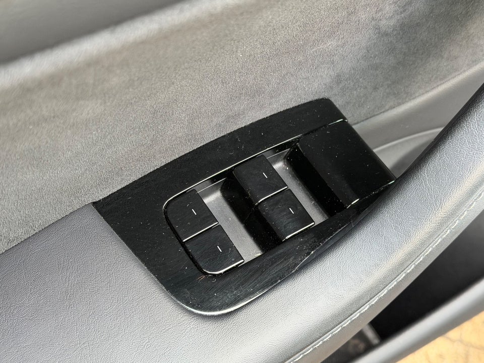 Tesla Model 3 Long Range AWD 4d