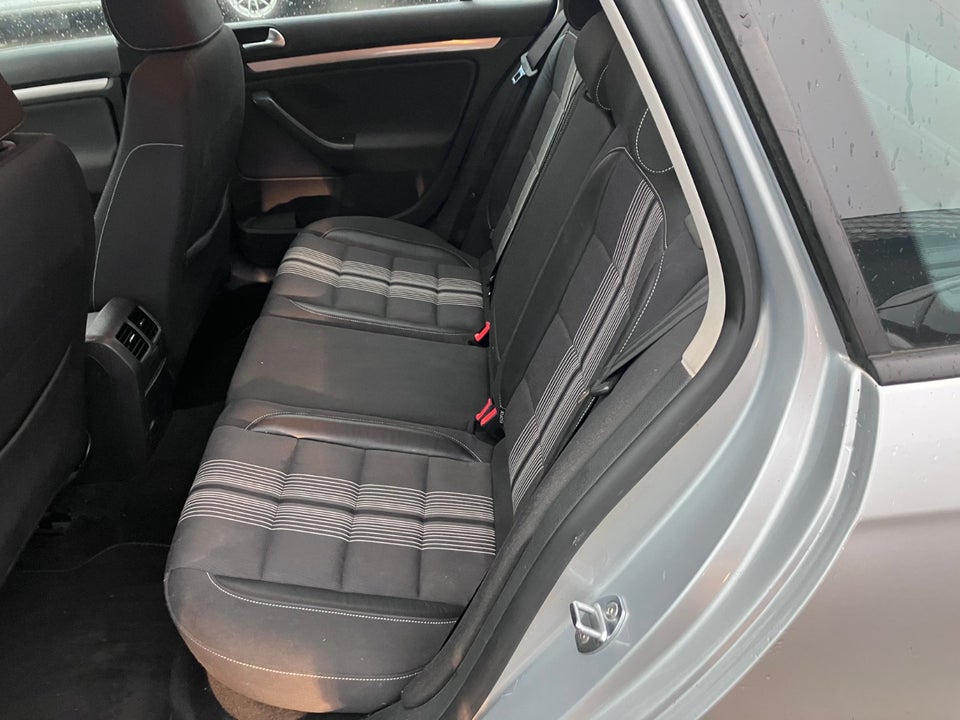 VW Golf VI 1,4 TSi 122 Match Variant 5d