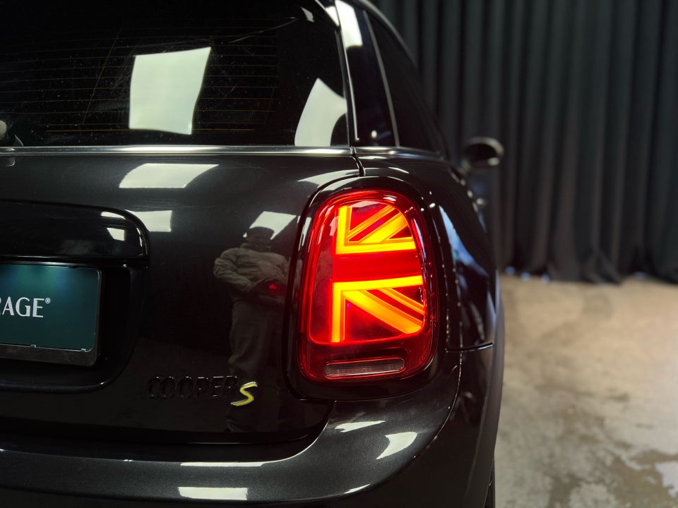 MINI Cooper SE Essential 3d