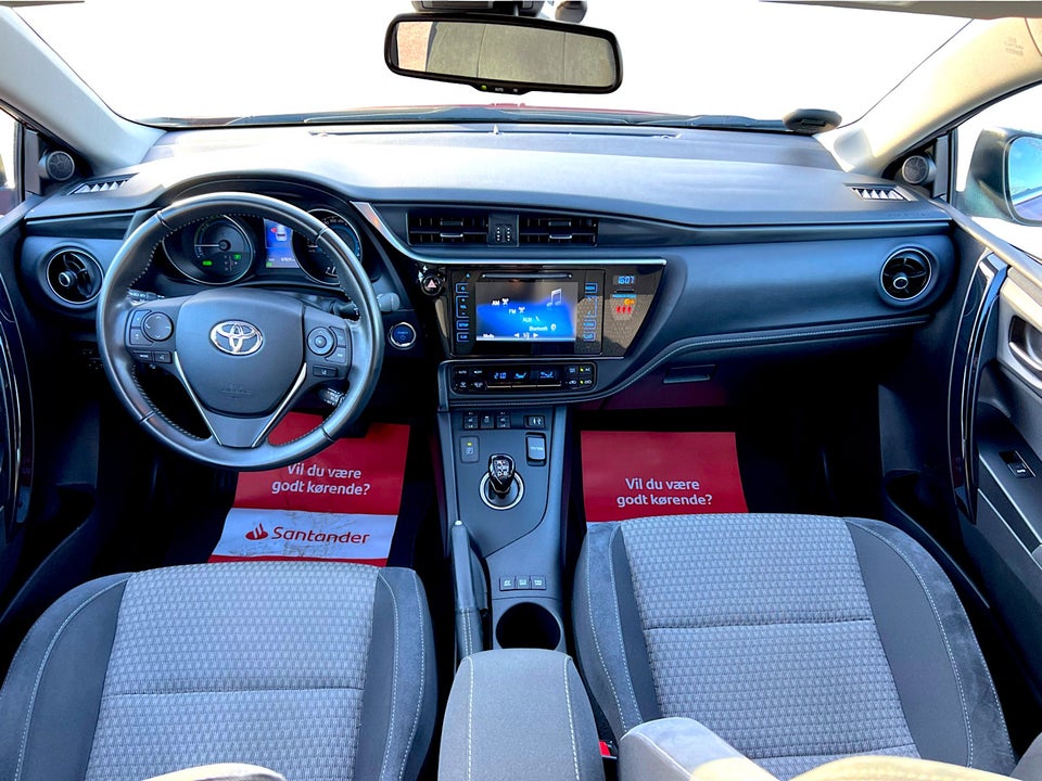 Toyota Auris 1,8 Hybrid Prestige Touring Sports CVT 5d