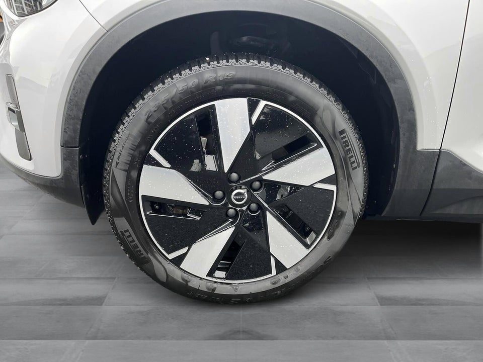 Volvo XC40 ReCharge Extended Range Plus 5d