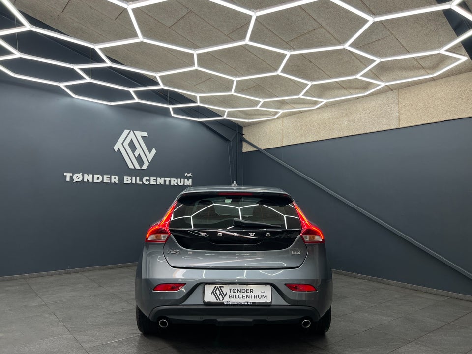 Volvo V40 2,0 D3 150 Momentum aut. 5d