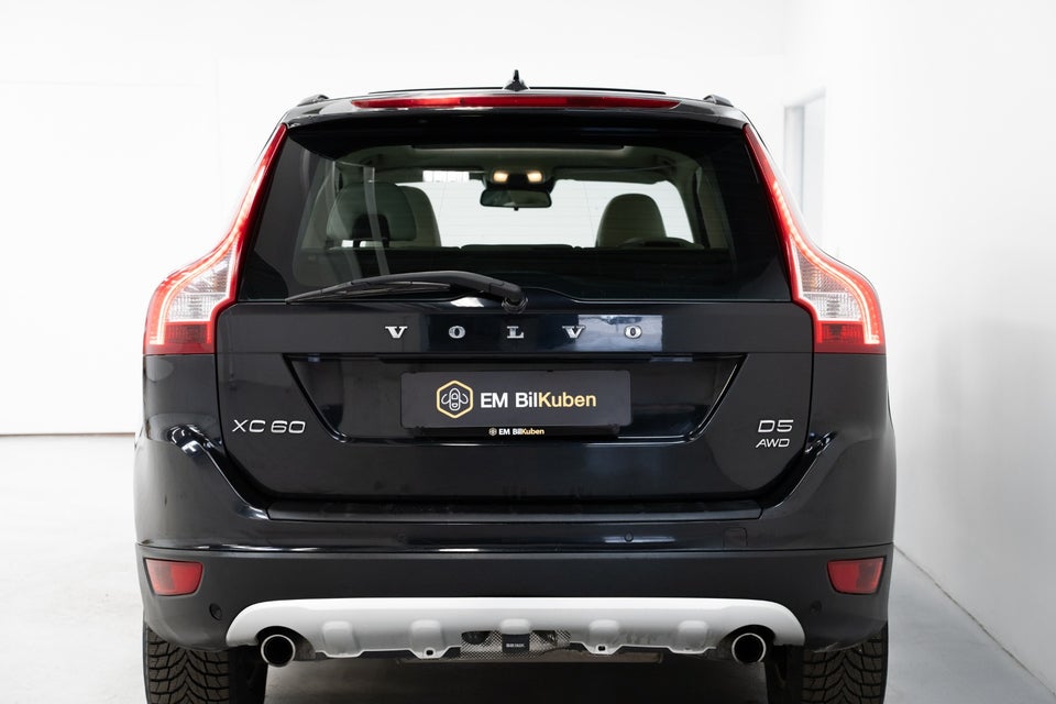 Volvo XC60 2,4 D5 215 Summum aut. AWD 5d