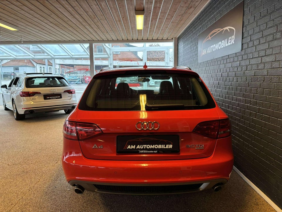 Audi A4 3,0 TDi 240 S-line Avant quattro Tiptr. 5d