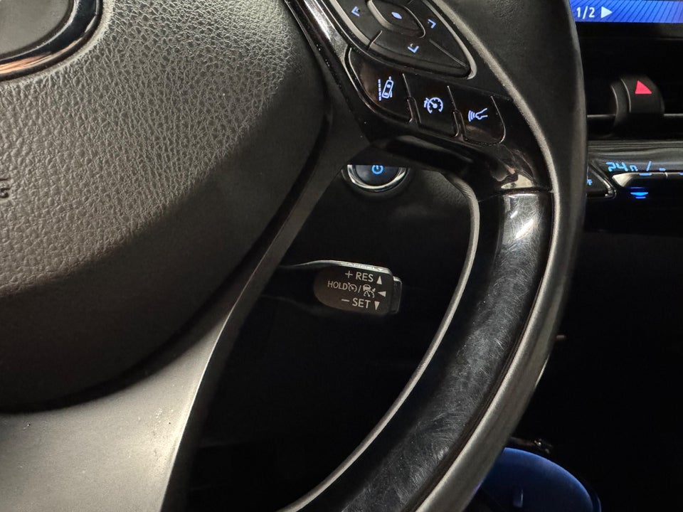 Toyota C-HR 1,8 Hybrid C-LUB Business CVT 5d