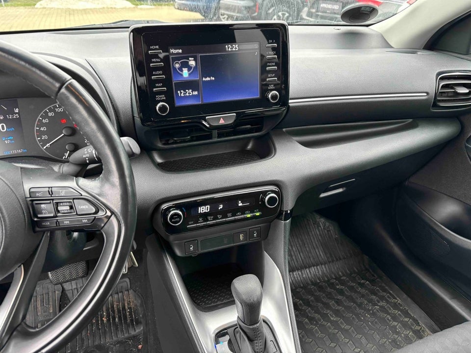 Toyota Yaris 1,5 Hybrid H3 e-CVT 5d