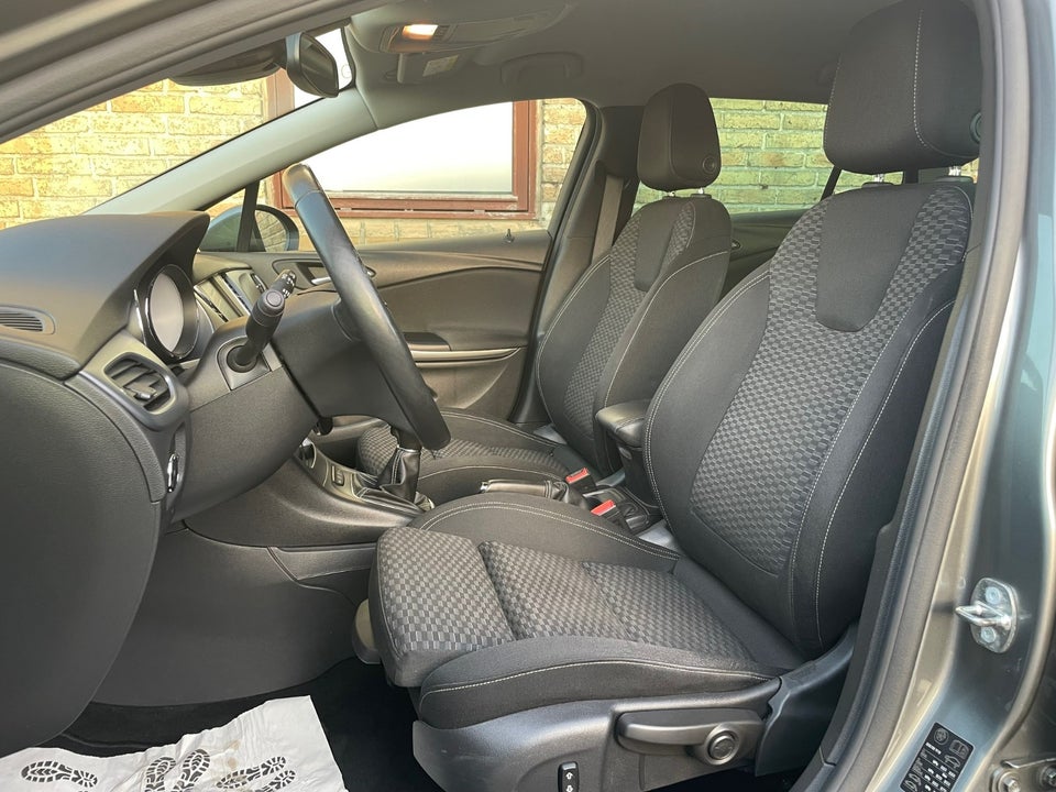 Opel Astra 1,4 T 125 Enjoy Sports Tourer 5d