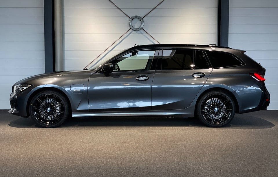 BMW 330e 2,0 Touring Sport Line aut. 5d