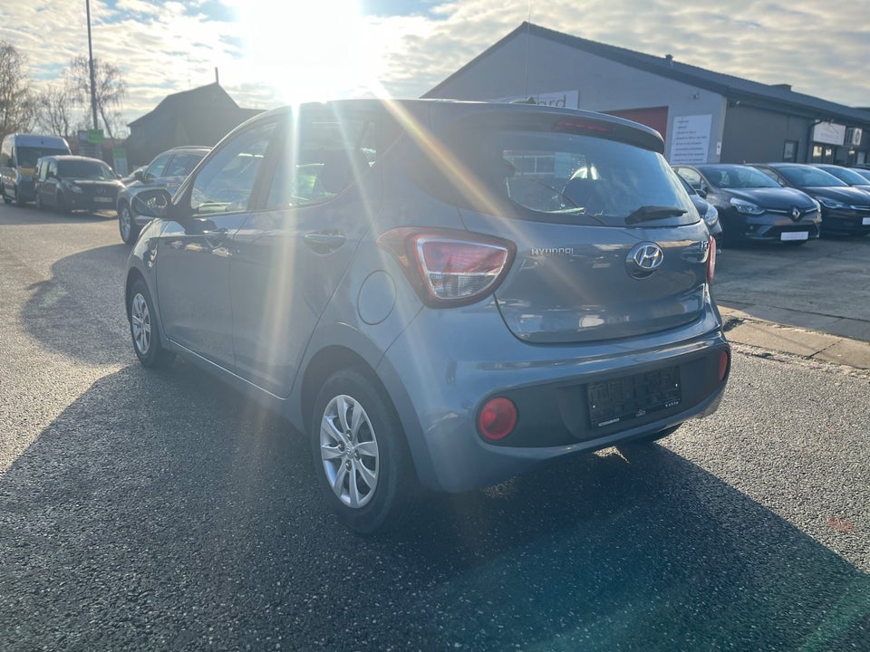 Hyundai i10 1,0 Premium 5d