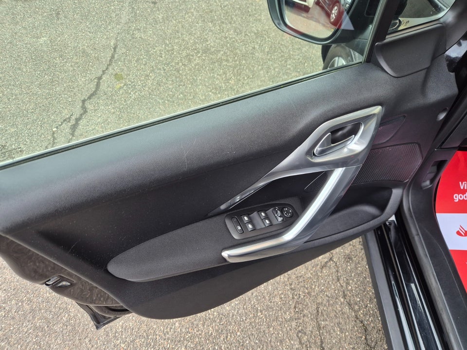 Peugeot 2008 1,5 BlueHDi 100 Allure Sky 5d