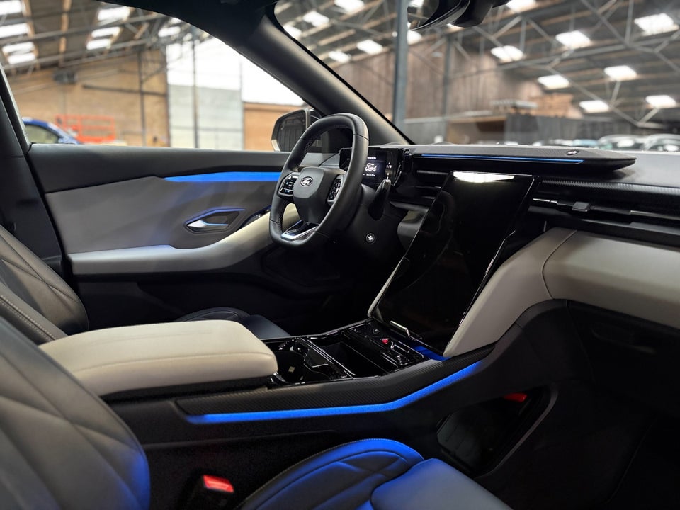 Ford Explorer 77 Premium Extended Range 5d