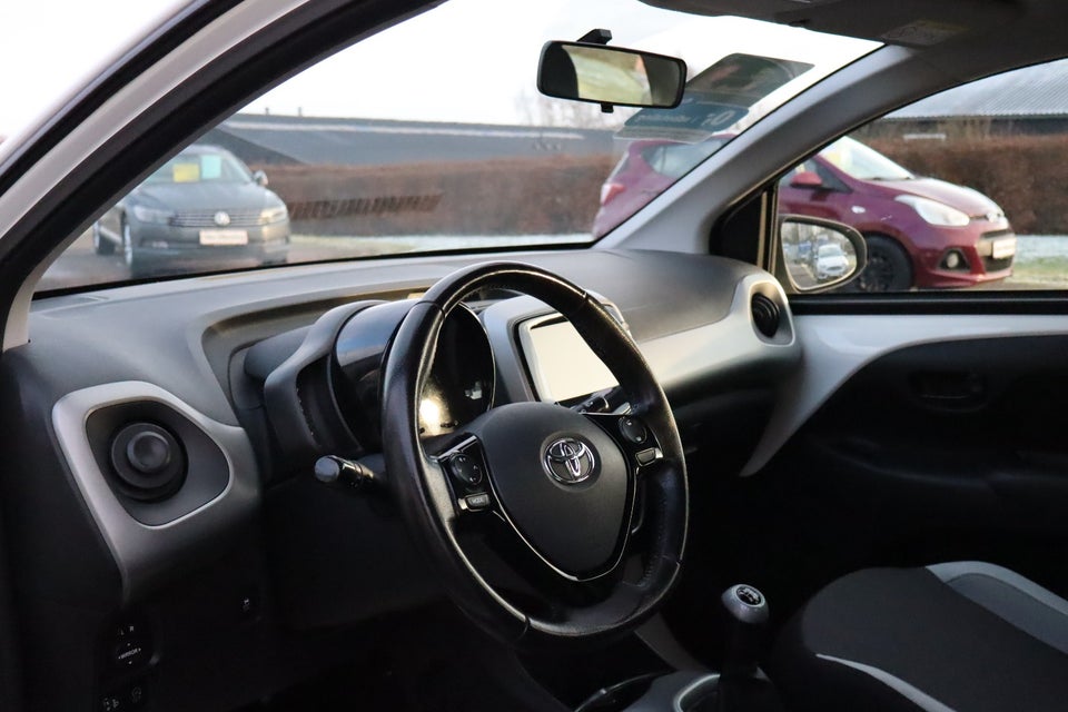 Toyota Aygo 1,0 VVT-i x-clusiv 5d