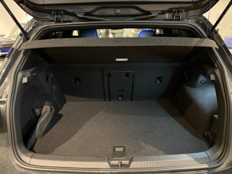 VW Golf VIII 1,4 GTE DSG 5d