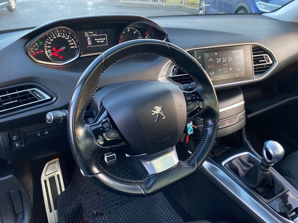 Peugeot 308 1,5 BlueHDi 130 Selection Sky SW 5d