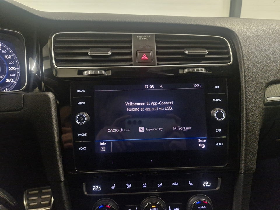 VW Golf VII 1,5 TSi 150 R-line Variant DSG 5d