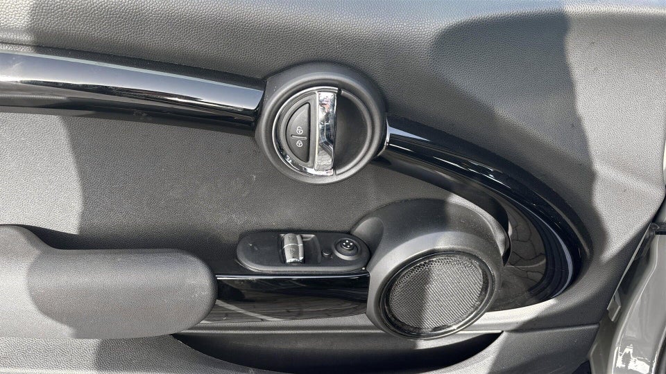 MINI Cooper SE Essential 3d