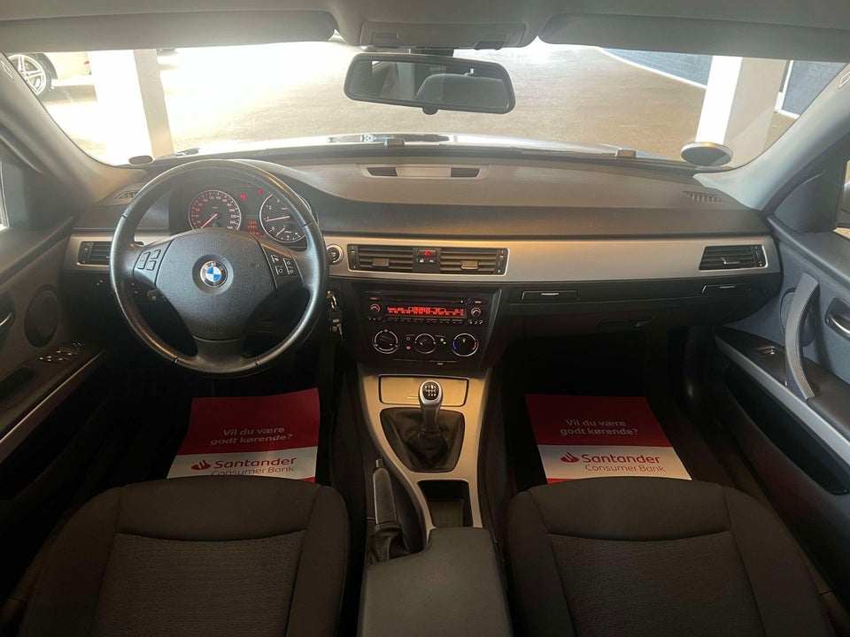 BMW 320i 2,0 Touring 5d