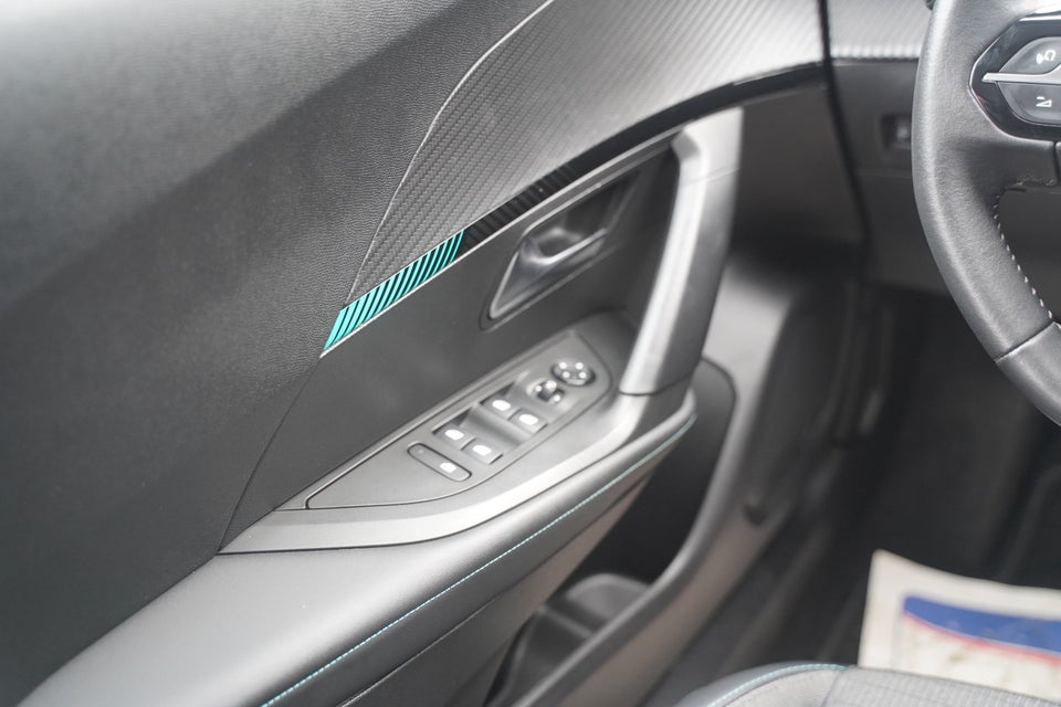 Peugeot 2008 1,2 PureTech 130 Allure Pack EAT8 5d