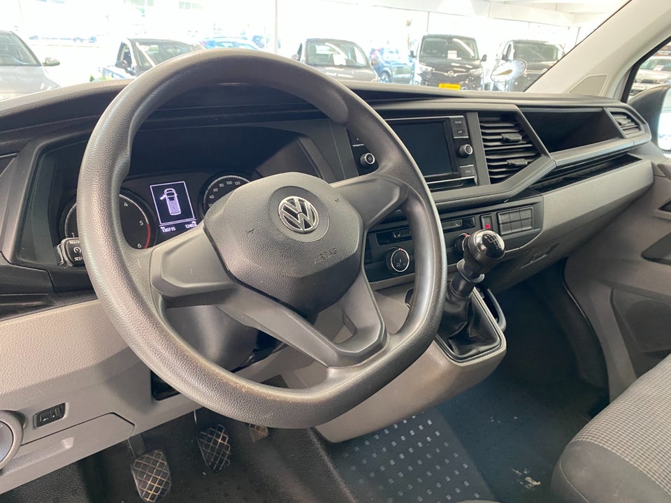 VW Transporter 2,0 TDi 110 Kassevogn lang