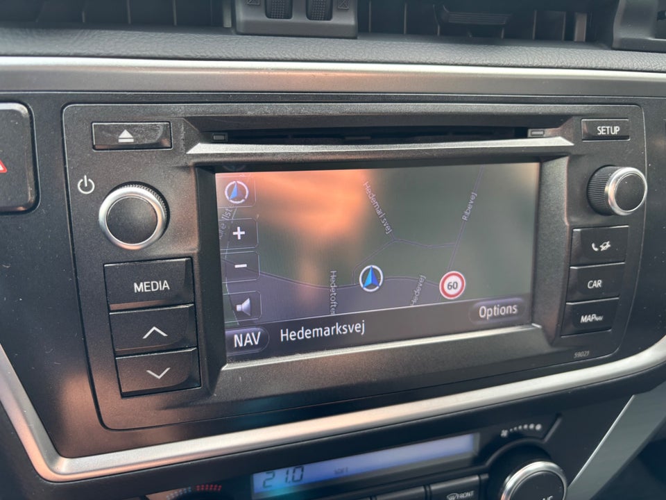 Toyota Auris 1,8 Hybrid H2 CVT 5d