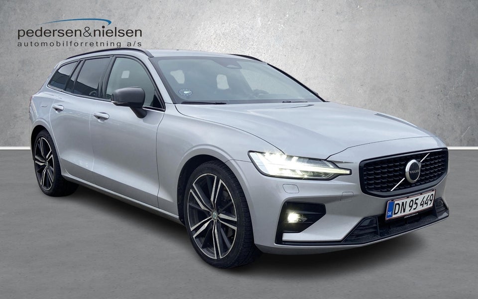 Volvo V60 2,0 B4 197 Plus Dark aut. 5d