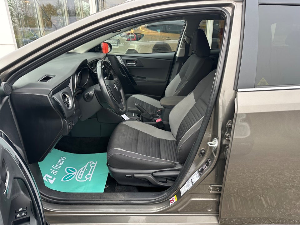 Toyota Auris 1,8 Hybrid H2 Touring Sports CVT 5d