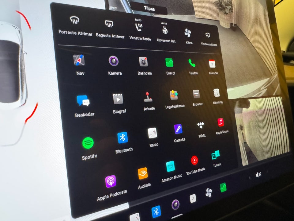 Tesla Model 3 Long Range AWD 4d