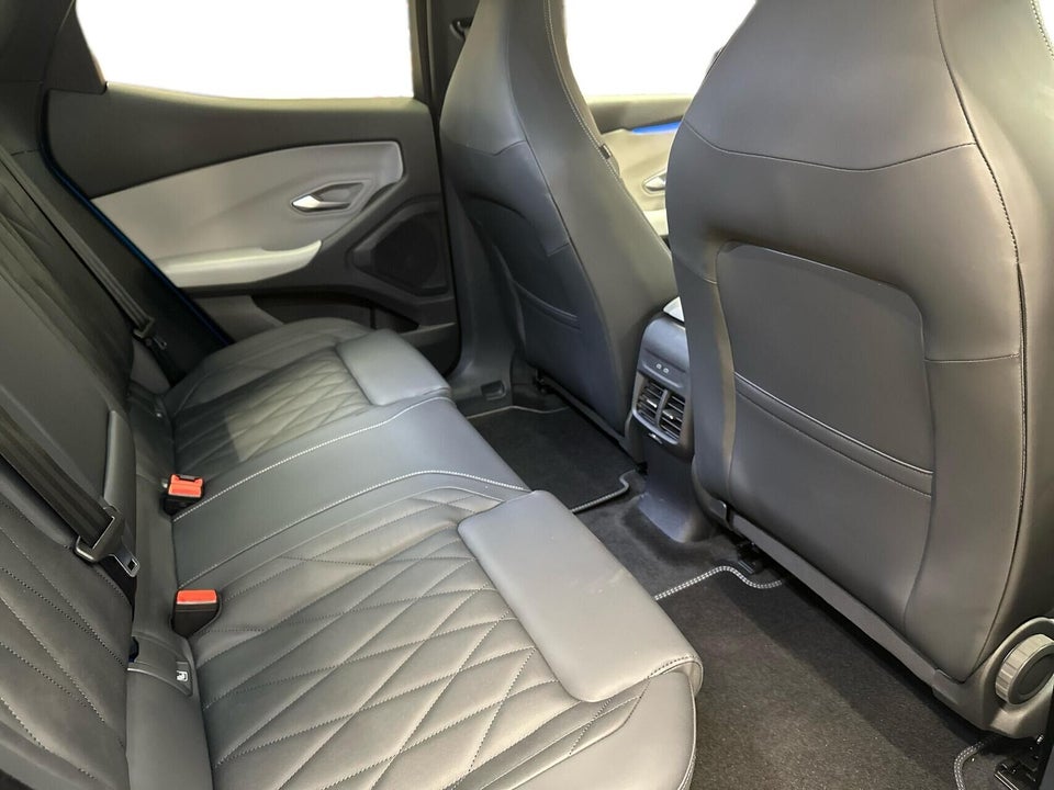 Ford Explorer 82 Premium Extended Range 5d