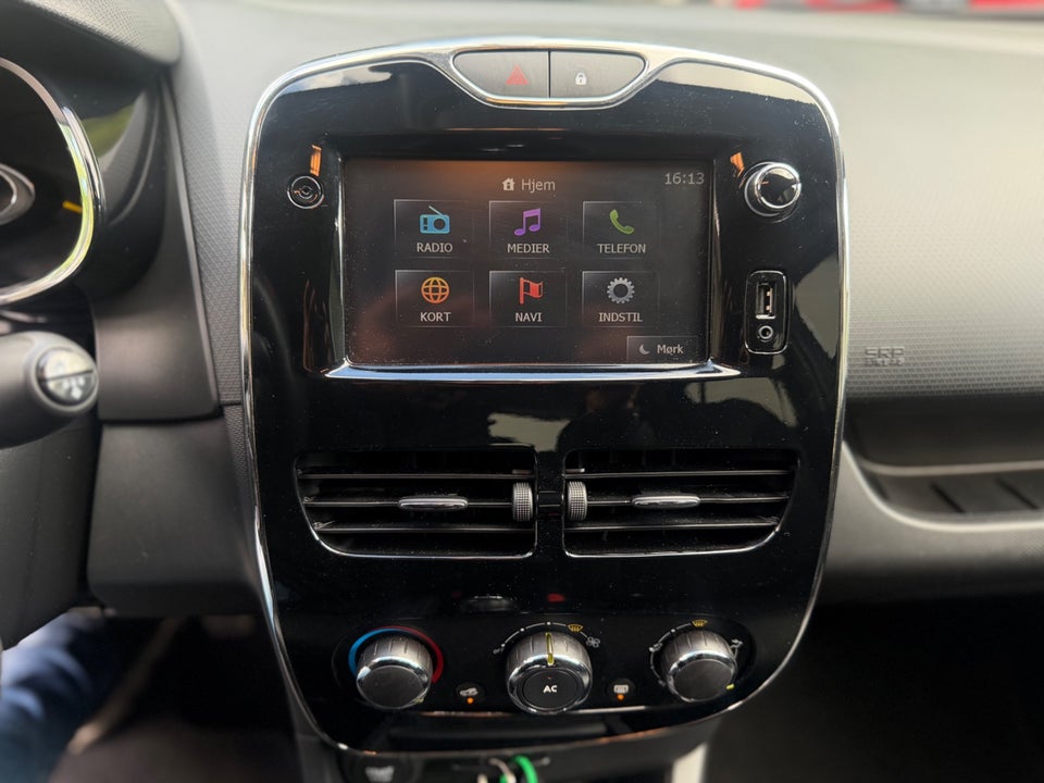 Renault Clio IV 1,2 16V Expression Sport Tourer 5d