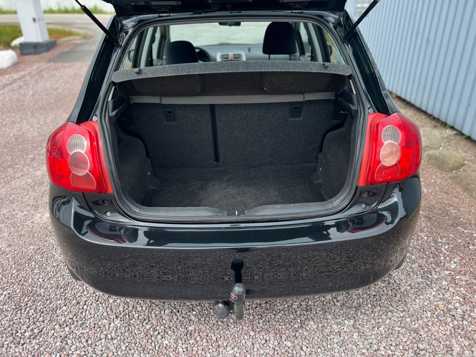 Toyota Auris 1,6 TX 5d