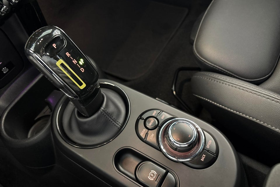 MINI Cooper SE Classic Trim 3d