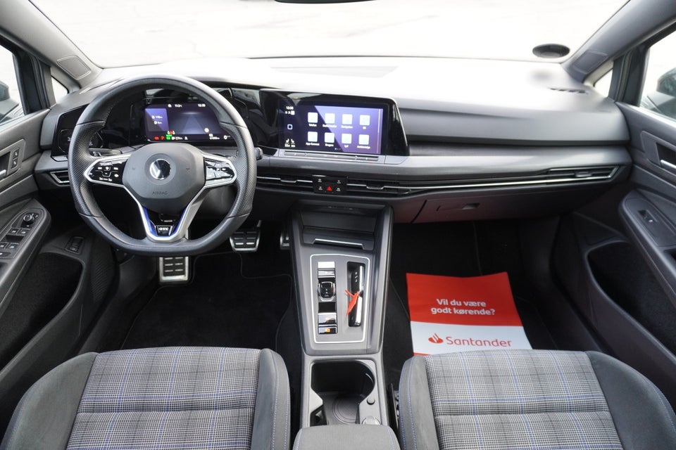 VW Golf VIII 1,4 GTE DSG 5d