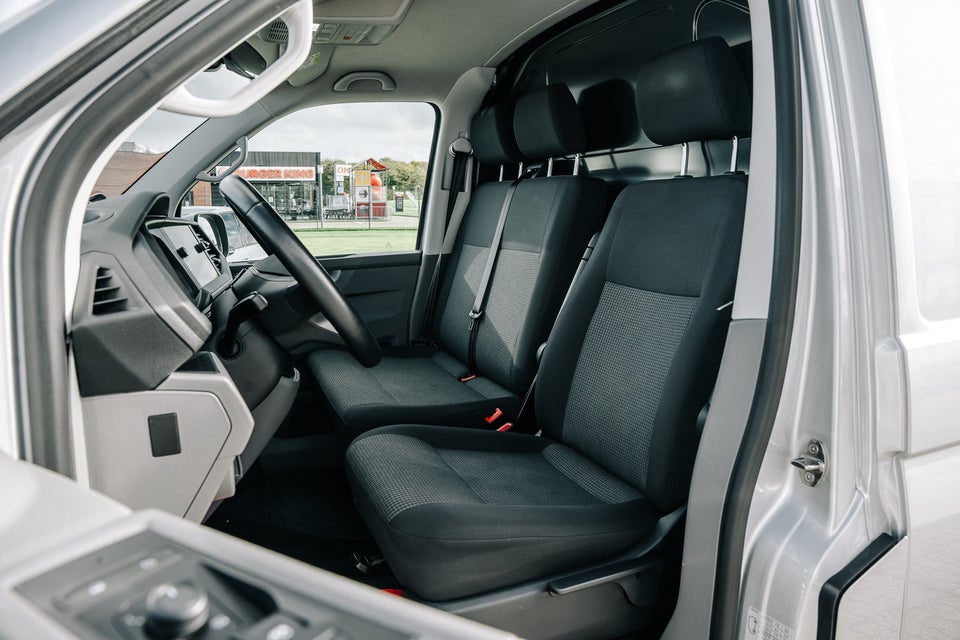 VW Transporter 2,0 TDi 150 Kassevogn DSG lang