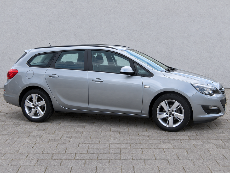 Opel Astra 1,4 T 140 Enjoy Sports Tourer 5d