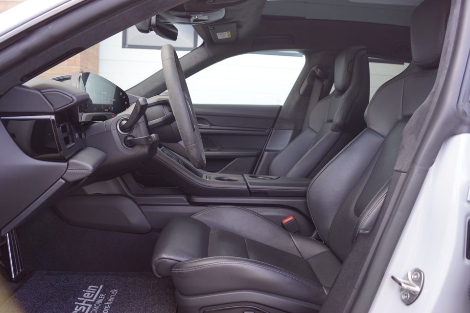 Porsche Taycan GTS Performance+ Sport Turismo 5d