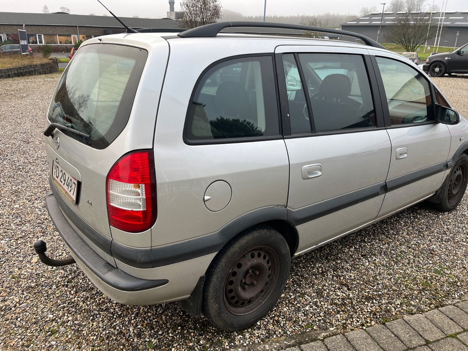 Opel Zafira 1,8 16V Comfort 7prs 5d