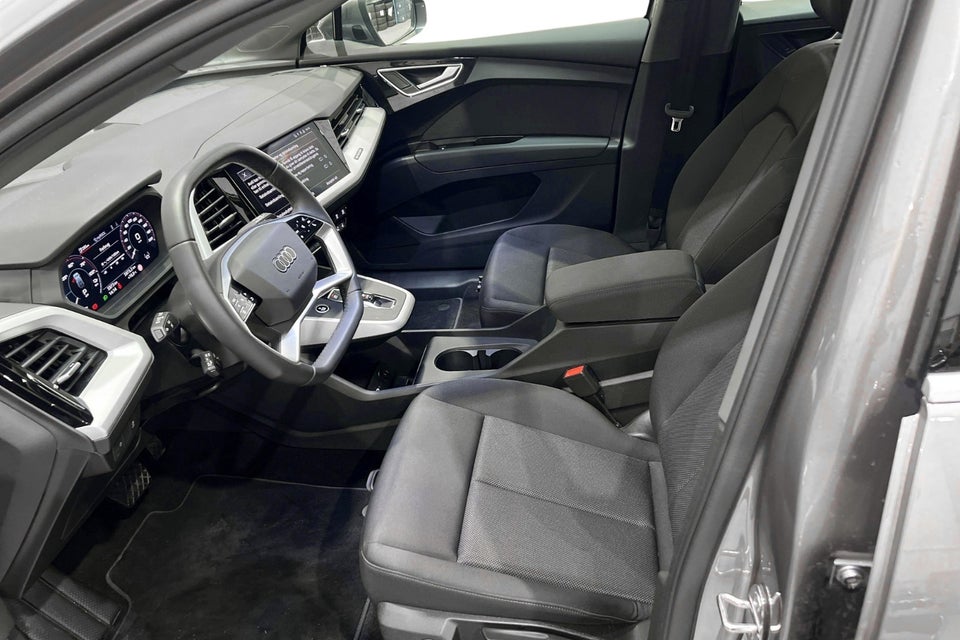 Audi Q4 e-tron 40 Progress 5d