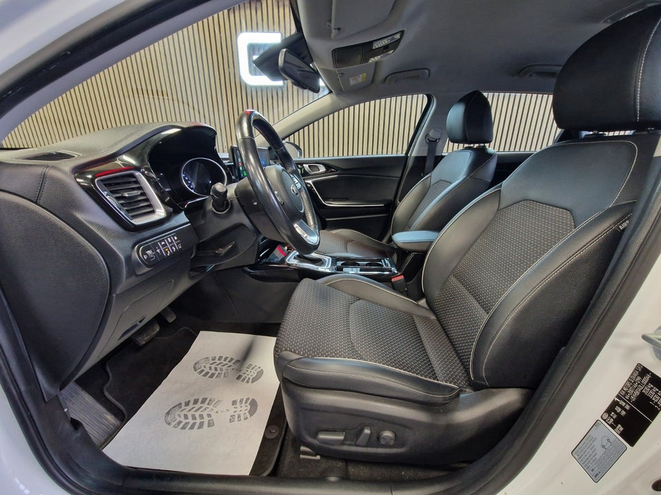 Kia Ceed 1,6 PHEV Upgrade Intro SW DCT 5d