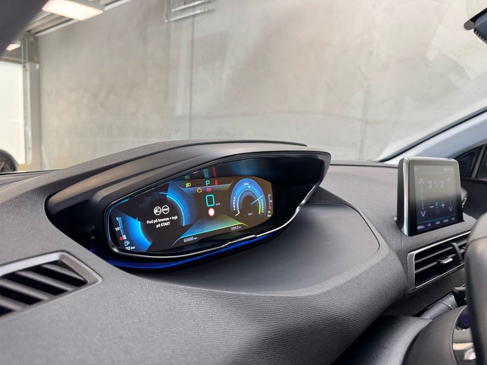 Peugeot 3008 1,6 Hybrid Allure Pack EAT8 5d