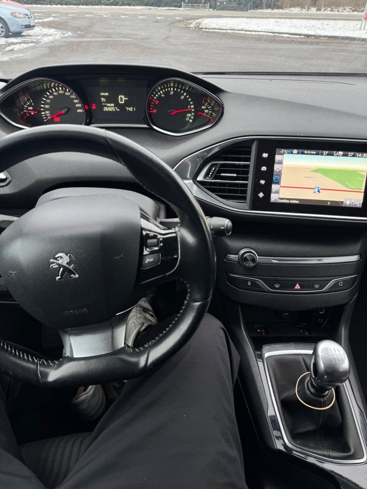 Peugeot 308 1,6 BlueHDi 120 Allure 5d