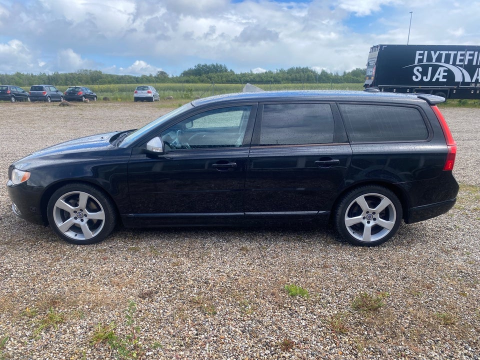 Volvo V70 2,5 T 230 Summum aut. 5d