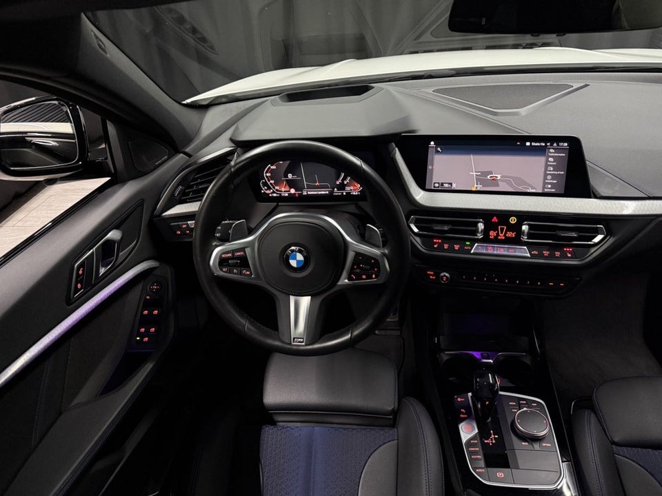 BMW M135i 2,0 Connected xDrive aut. 5d