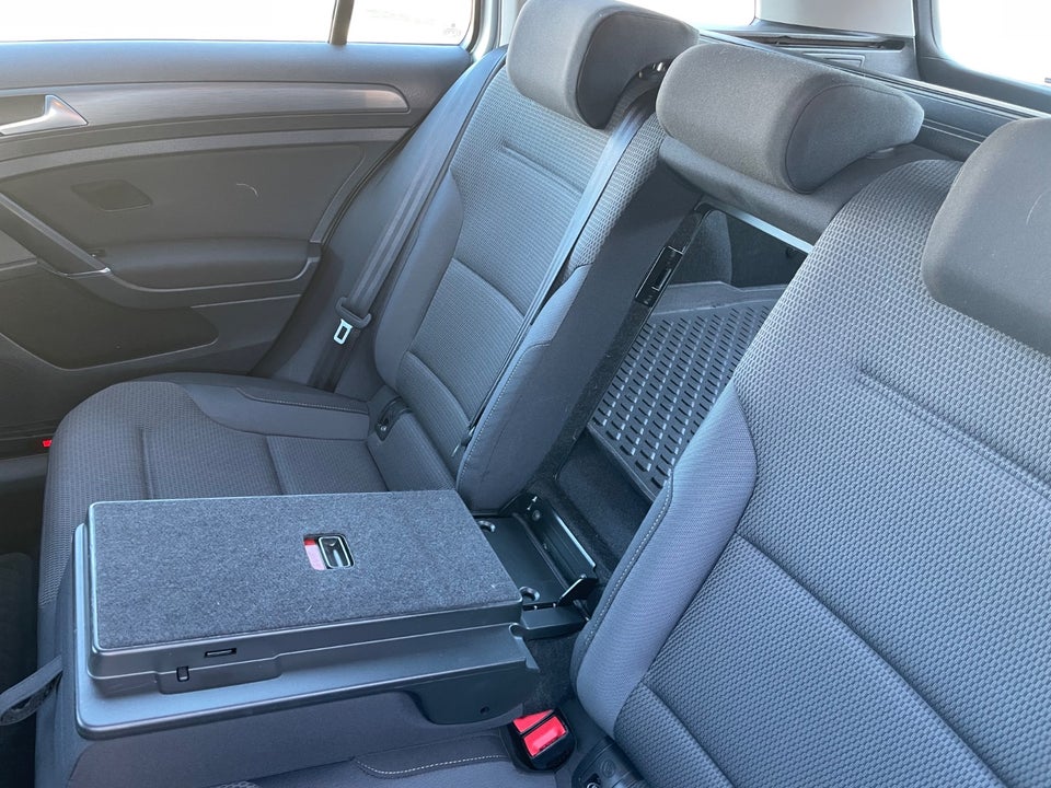 VW Golf VII 1,6 TDi 115 Comfortline Variant 5d