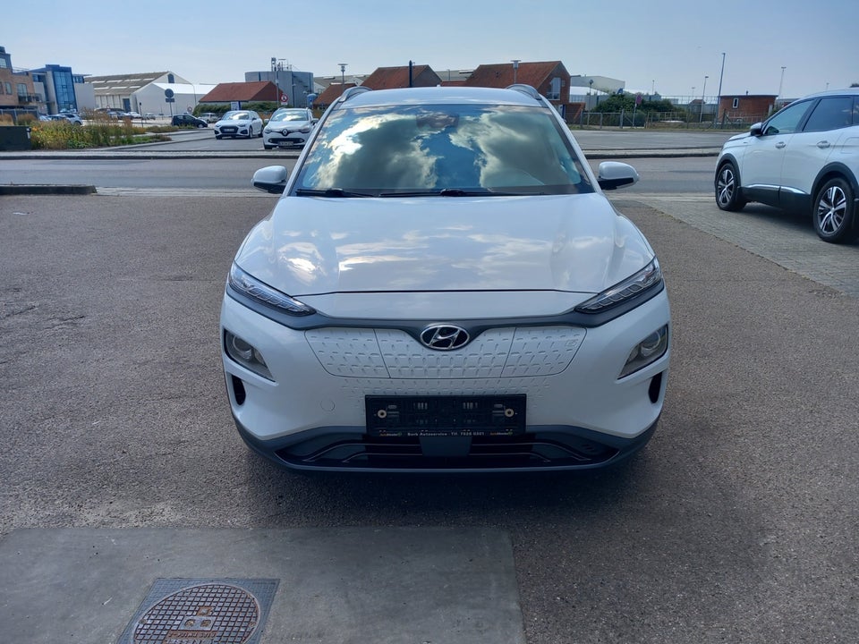 Hyundai Kona 64 EV Essential 5d
