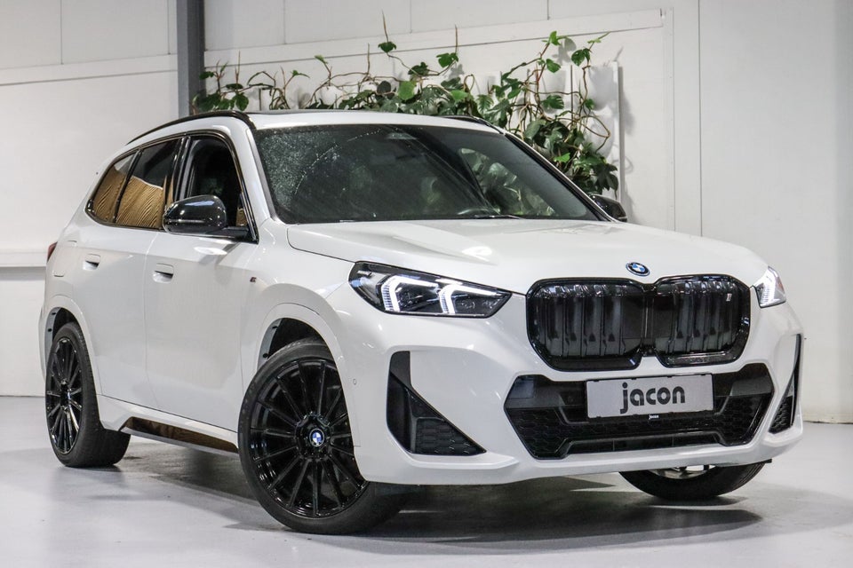 BMW iX1 xDrive30 Fully Charged M-Sport 5d