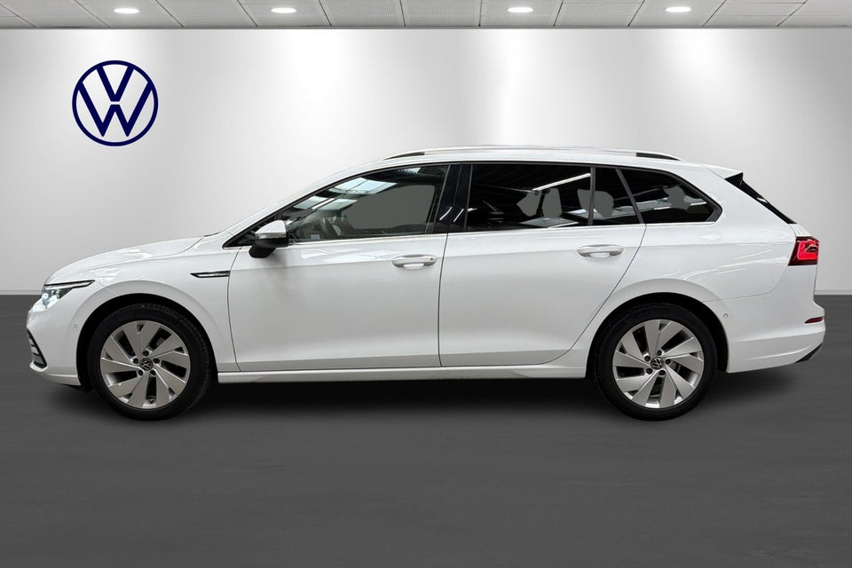 VW Golf VIII 1,5 eTSi 150 Style Variant DSG 5d