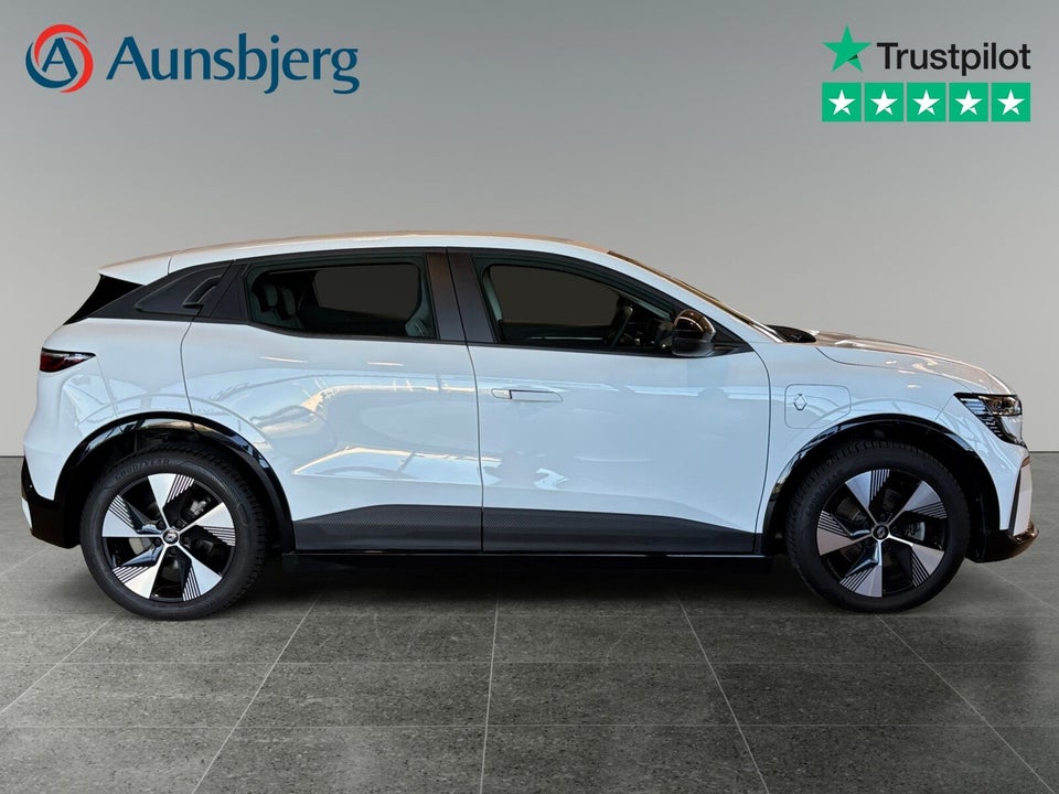 Renault Megane E-Tech 40 Equilibre 5d