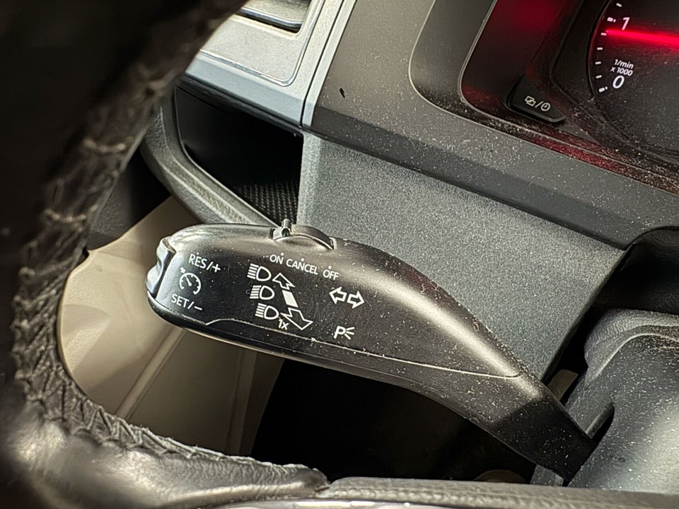 VW Transporter 2,0 TDi 102 Kassevogn kort