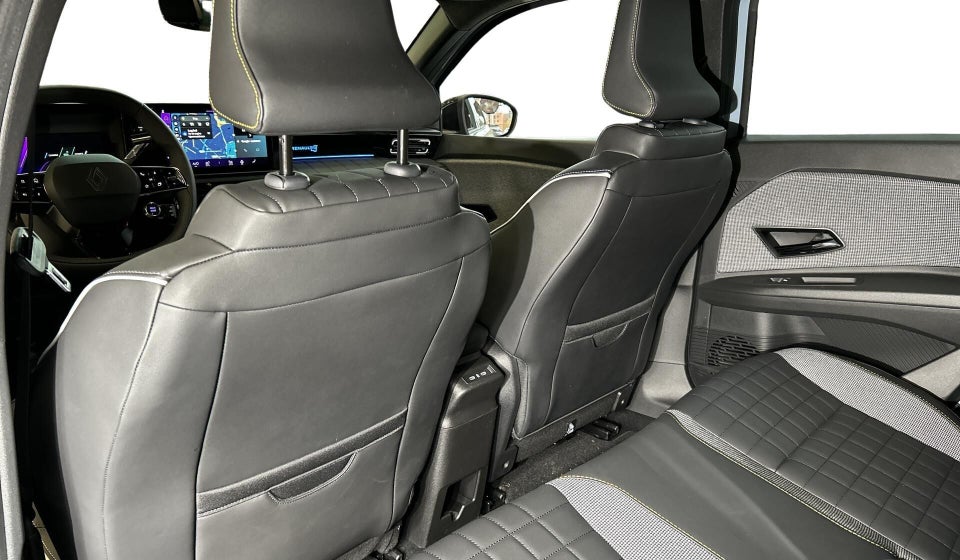 Renault 4 E-Tech 52 Iconic 5d