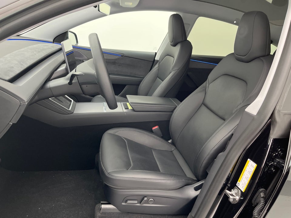 Tesla Model Y Launch Series Long Range AWD 5d